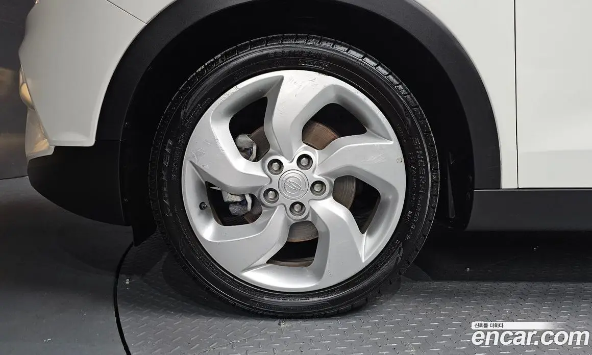 SsangYong TIBOLI 2015 1.6 автомат (гидро), фото 4 SsangYong TIBOLI 2015 1.6 автомат (гидро), фото 4