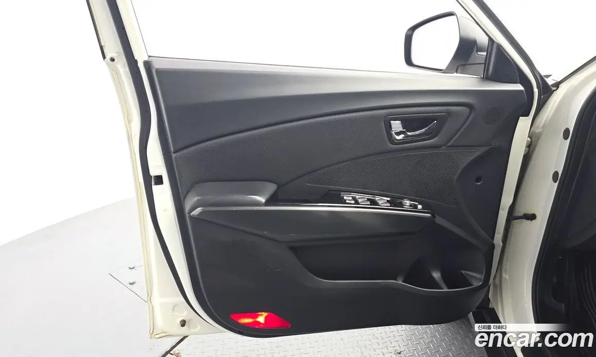 SsangYong TIBOLI 2016 1.6 автомат (гидро), фото 14