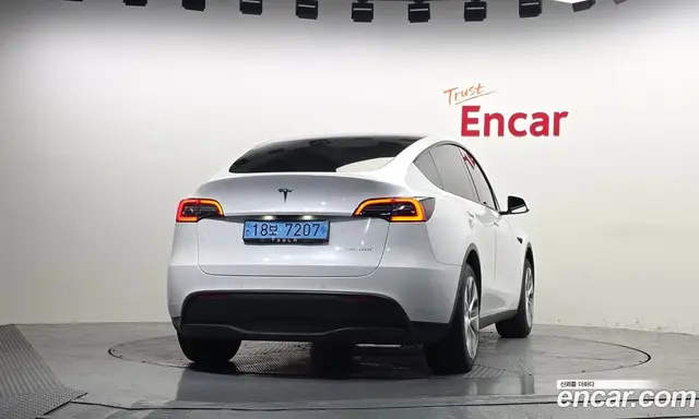 Tesla Model Y 2021 0.2 автомат (гидро), миниатюра 4