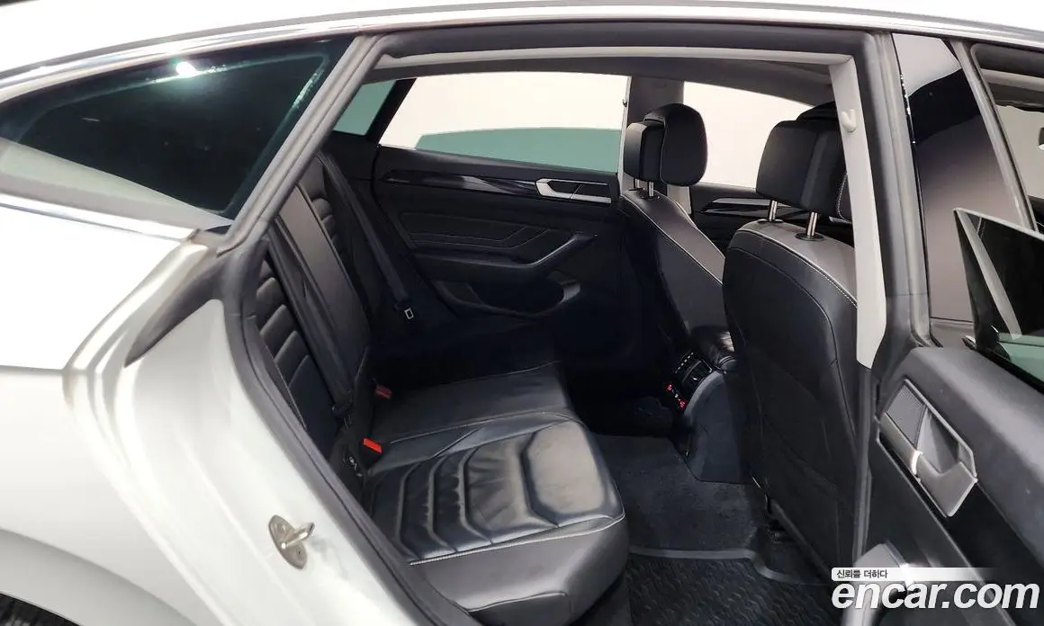 Volkswagen Arteon 2023 2.0 автомат (гидро), фото 17 Volkswagen Arteon 2023 2.0 автомат (гидро), фото 17