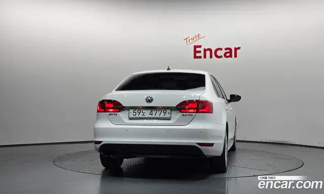 Volkswagen Jetta 2012 2.0 автомат (гидро), миниатюра 3