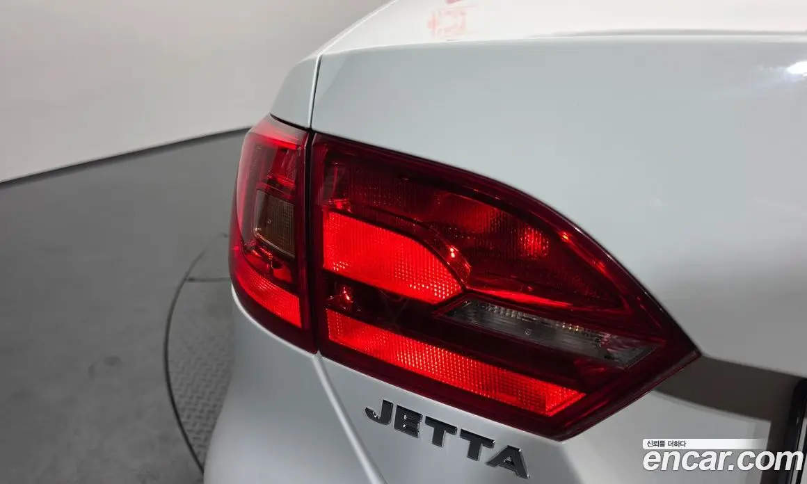 Volkswagen Jetta 2012 2.0 автомат (гидро), фото 8