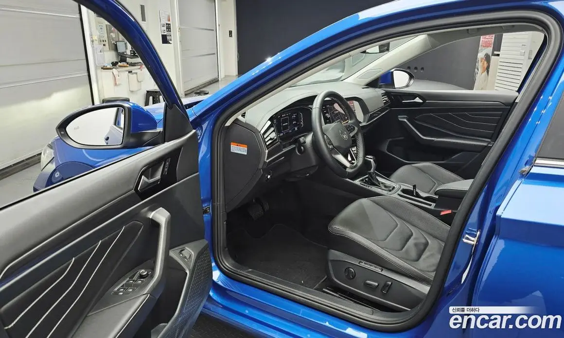 Volkswagen Jetta 2023 1.5 автомат (гидро), фото 13