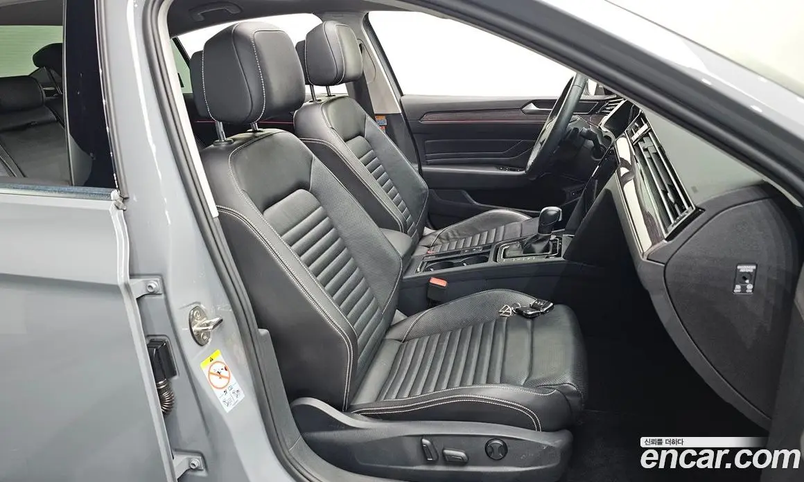 Volkswagen Passat 2022 2.0 автомат (гидро), фото 15 Volkswagen Passat 2022 2.0 автомат (гидро), фото 15