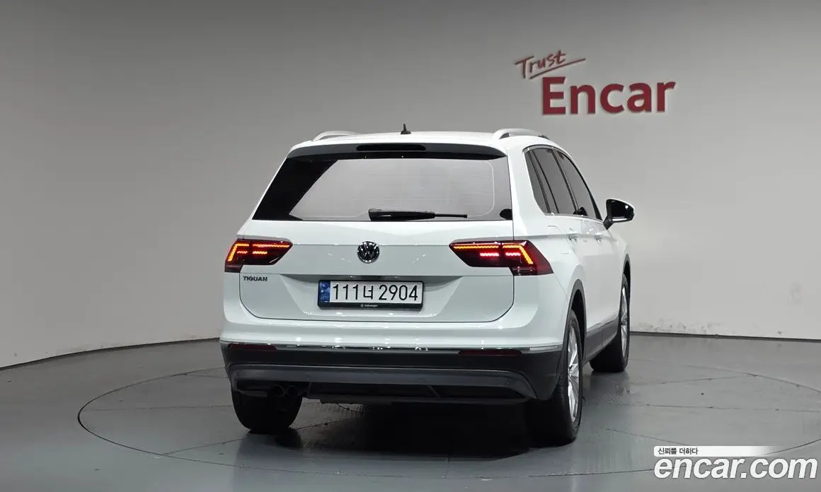 Volkswagen Tiguan 2018 2.0 автомат (гидро), фото 4