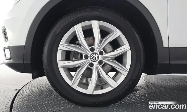 Volkswagen Tiguan 2018 2.0 автомат (гидро), миниатюра 5