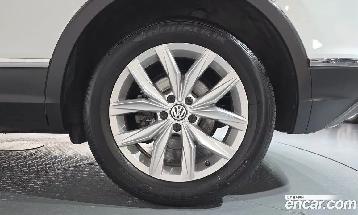 Volkswagen Tiguan 2018 2.0 автомат (гидро), фото 7
