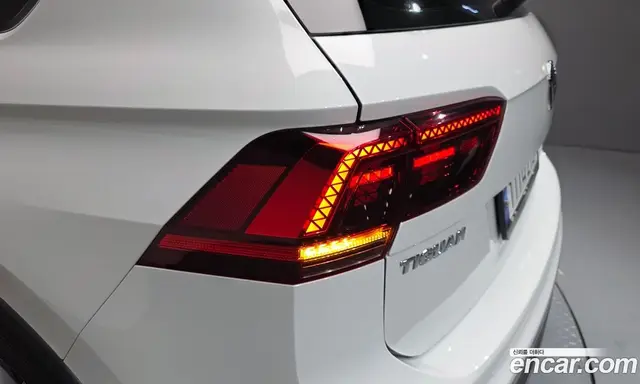 Volkswagen Tiguan 2018 2.0 автомат (гидро), миниатюра 9