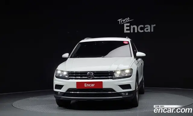 Volkswagen Tiguan 2020 2.0 автомат (гидро), миниатюра 3 Volkswagen Tiguan 2020 2.0 автомат (гидро), миниатюра 3