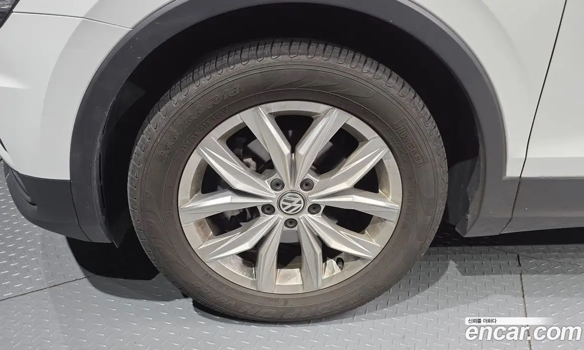 Volkswagen Tiguan 2020 2.0 автомат (гидро), фото 5 Volkswagen Tiguan 2020 2.0 автомат (гидро), фото 5