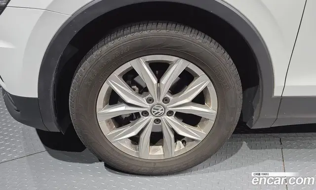 Volkswagen Tiguan 2020 2.0 автомат (гидро), миниатюра 5 Volkswagen Tiguan 2020 2.0 автомат (гидро), миниатюра 5