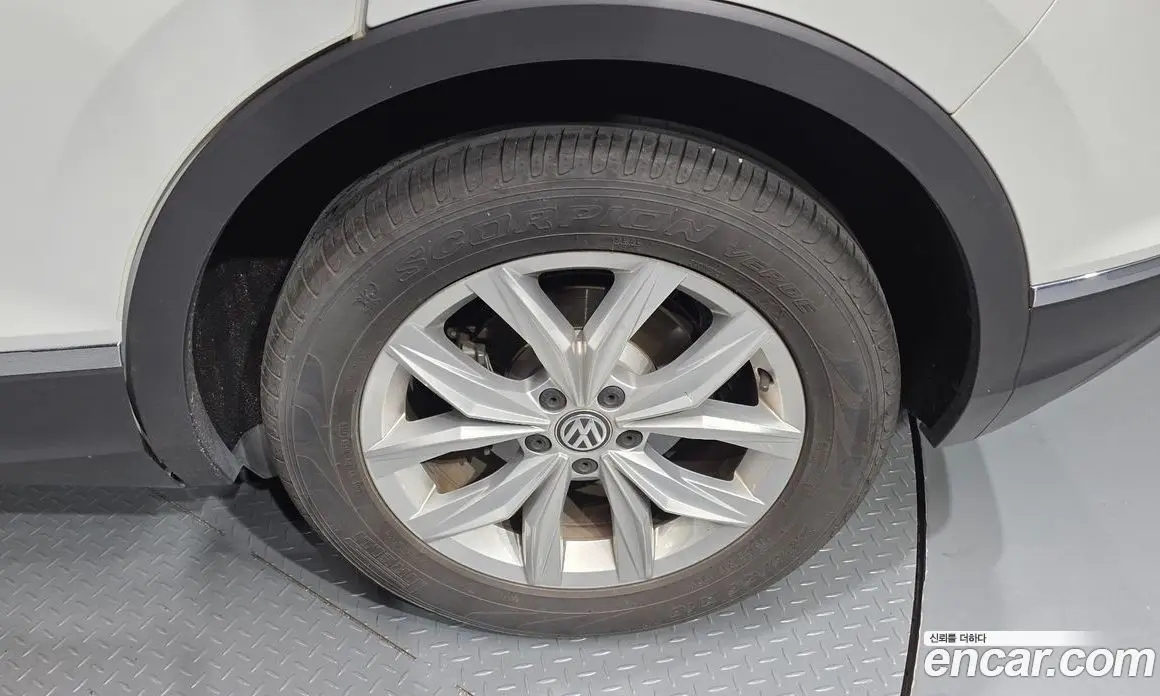Volkswagen Tiguan 2020 2.0 автомат (гидро), фото 7 Volkswagen Tiguan 2020 2.0 автомат (гидро), фото 7