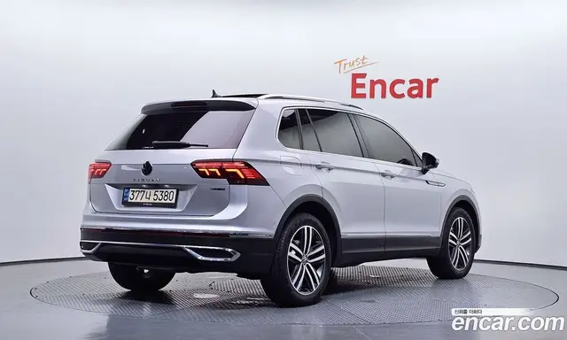 Volkswagen Tiguan 2021 2.0 автомат (гидро), миниатюра 2