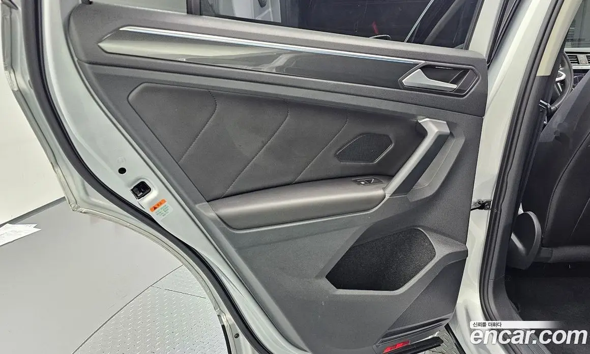 Volkswagen Tiguan 2021 2.0 автомат (гидро), фото 15