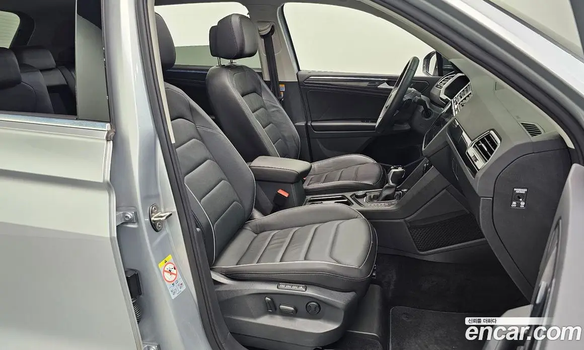 Volkswagen Tiguan 2021 2.0 автомат (гидро), фото 16