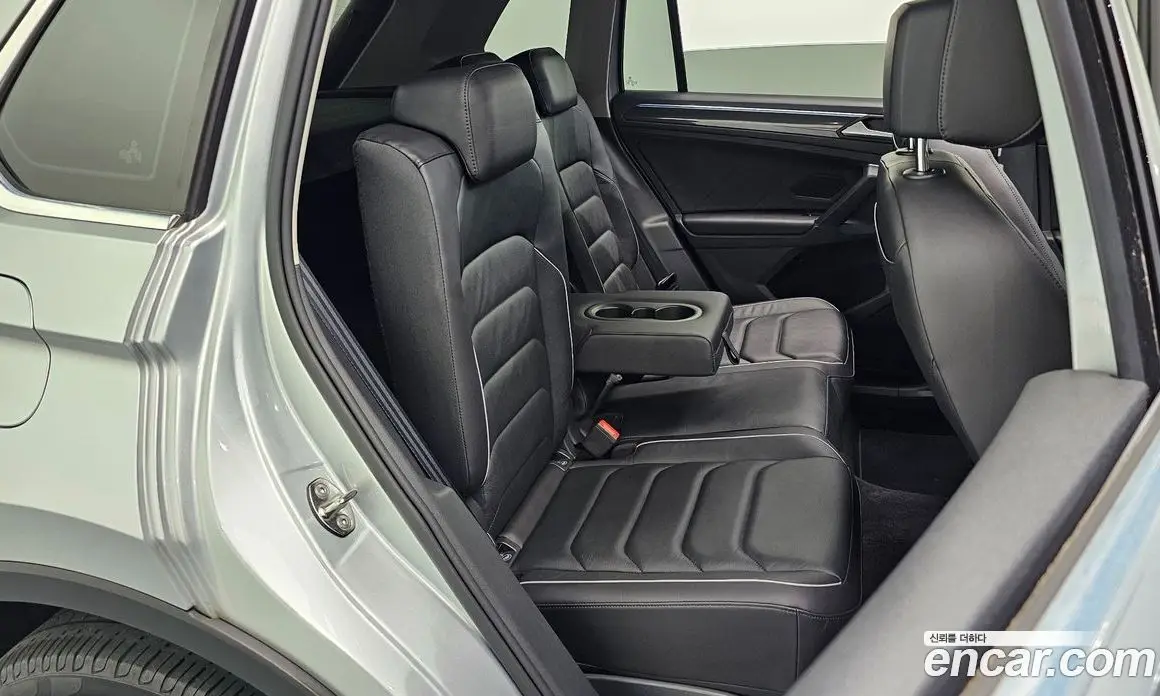 Volkswagen Tiguan 2021 2.0 автомат (гидро), фото 17