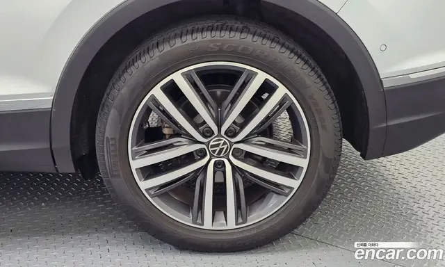 Volkswagen Tiguan 2021 2.0 автомат (гидро), миниатюра 7