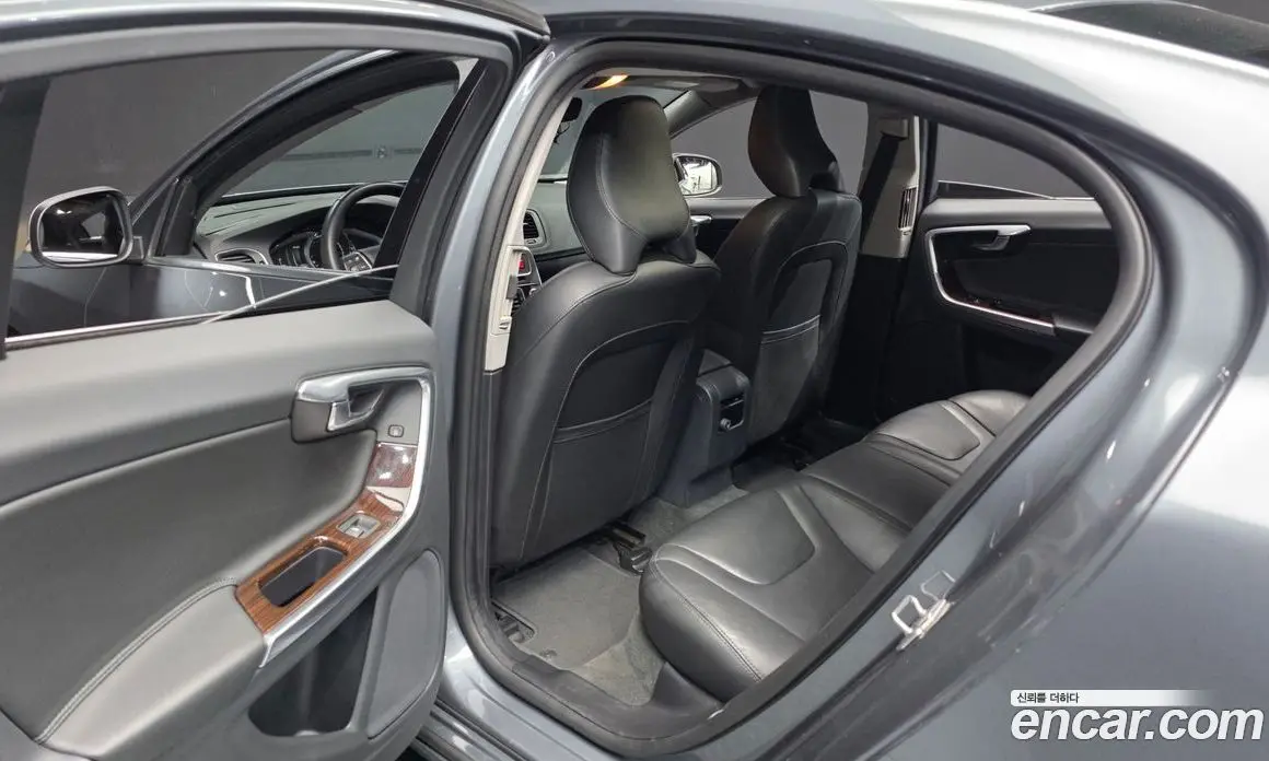 Volvo S60 2017 2.0 автомат (гидро), фото 16