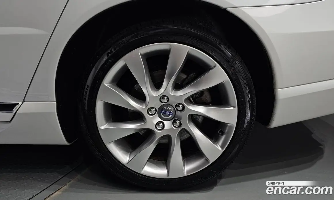 Volvo S80 2015 2.0 автомат (гидро), фото 6 Volvo S80 2015 2.0 автомат (гидро), фото 6