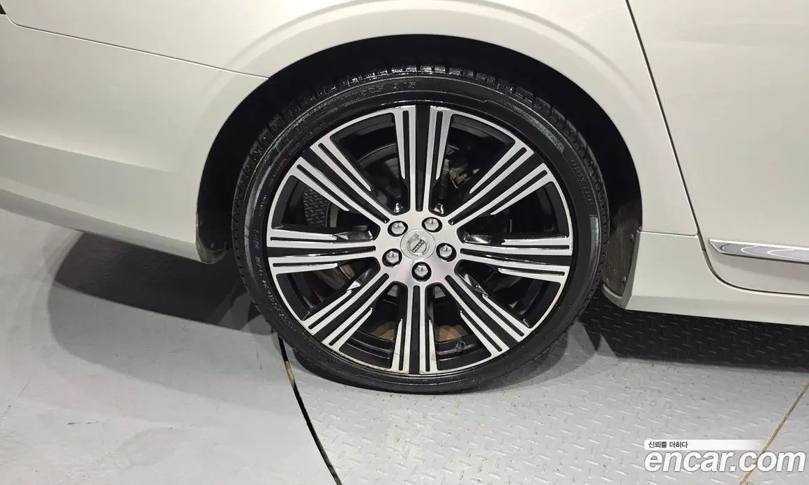 Volvo S90 2021 2.0 автомат (гидро), фото 4 Volvo S90 2021 2.0 автомат (гидро), фото 4