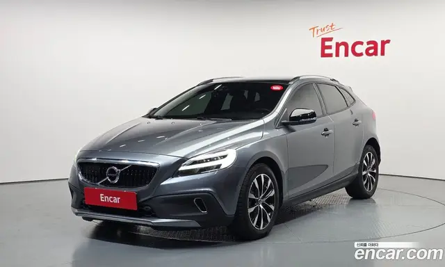 Volvo V40, 2019, 85 307 км