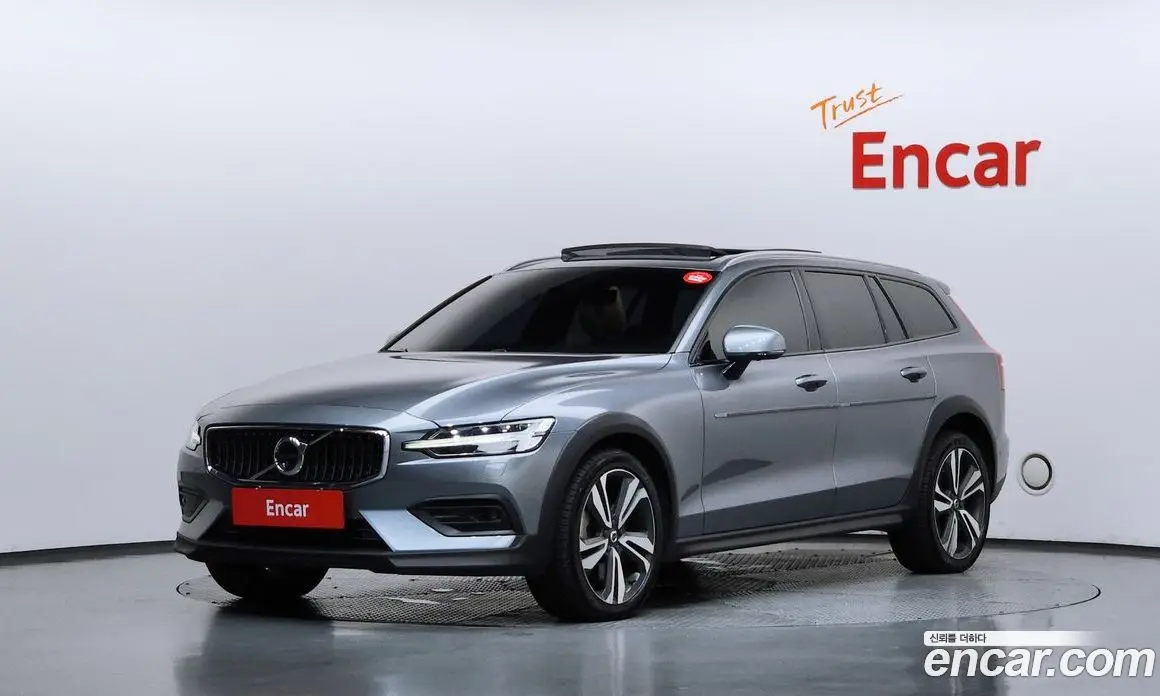 Volvo V60 2021 2.0 автомат (гидро), фото 1 Volvo V60 2021 2.0 автомат (гидро), фото 1