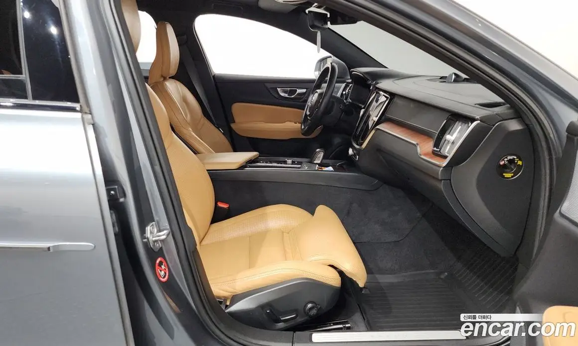 Volvo V60 2021 2.0 автомат (гидро), фото 16 Volvo V60 2021 2.0 автомат (гидро), фото 16