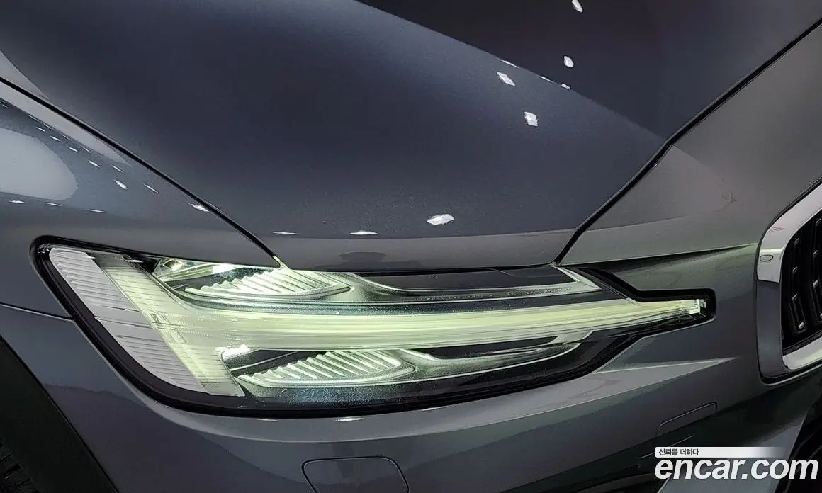 Volvo V60 2021 2.0 автомат (гидро), фото 8 Volvo V60 2021 2.0 автомат (гидро), фото 8