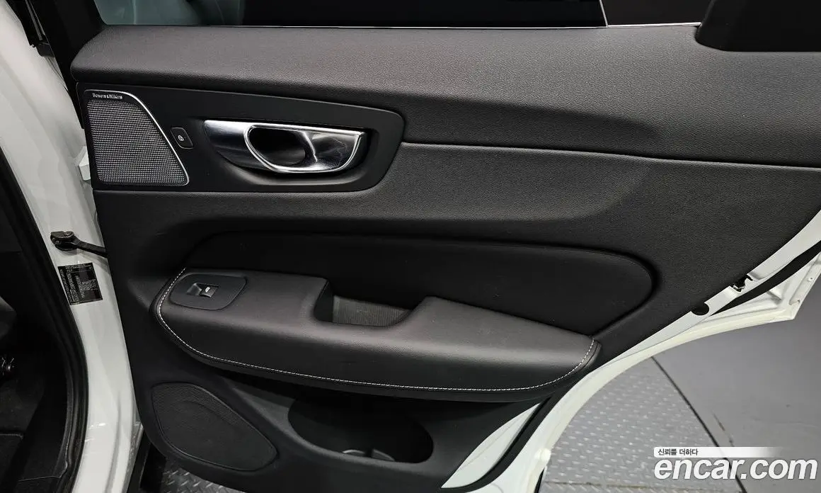 Volvo XC60 2024 2.0 автомат (гидро), фото 15 Volvo XC60 2024 2.0 автомат (гидро), фото 15
