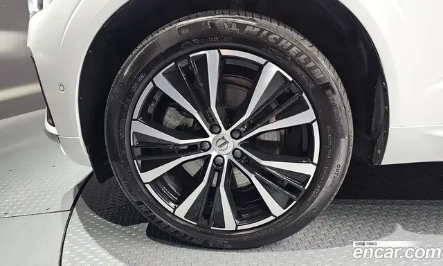 Volvo XC60 2024 2.0 автомат (гидро), миниатюра 5 Volvo XC60 2024 2.0 автомат (гидро), миниатюра 5