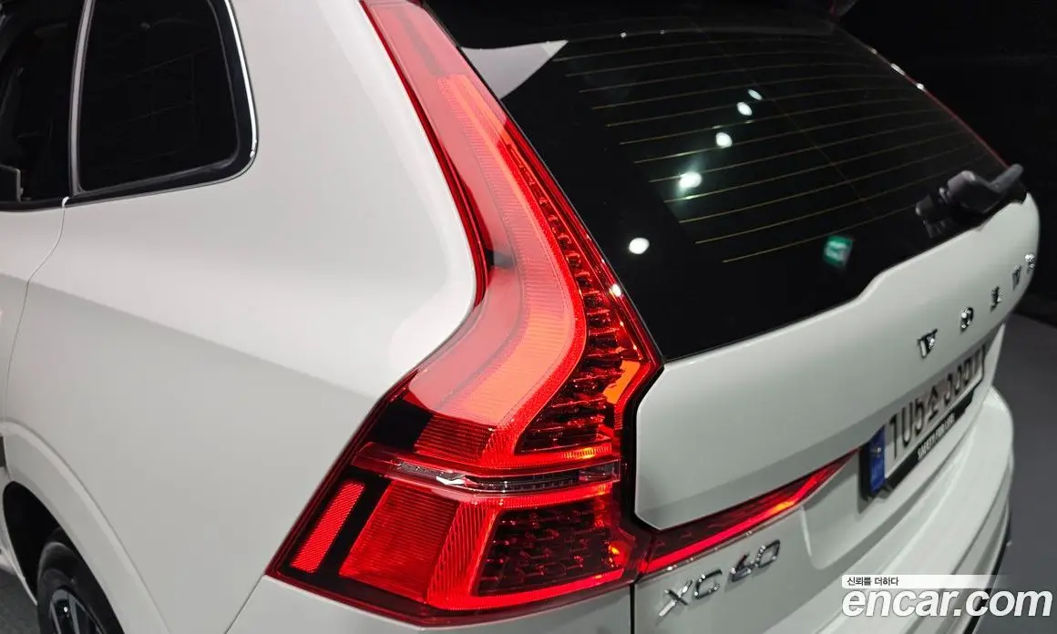Volvo XC60 2024 2.0 автомат (гидро), фото 9 Volvo XC60 2024 2.0 автомат (гидро), фото 9