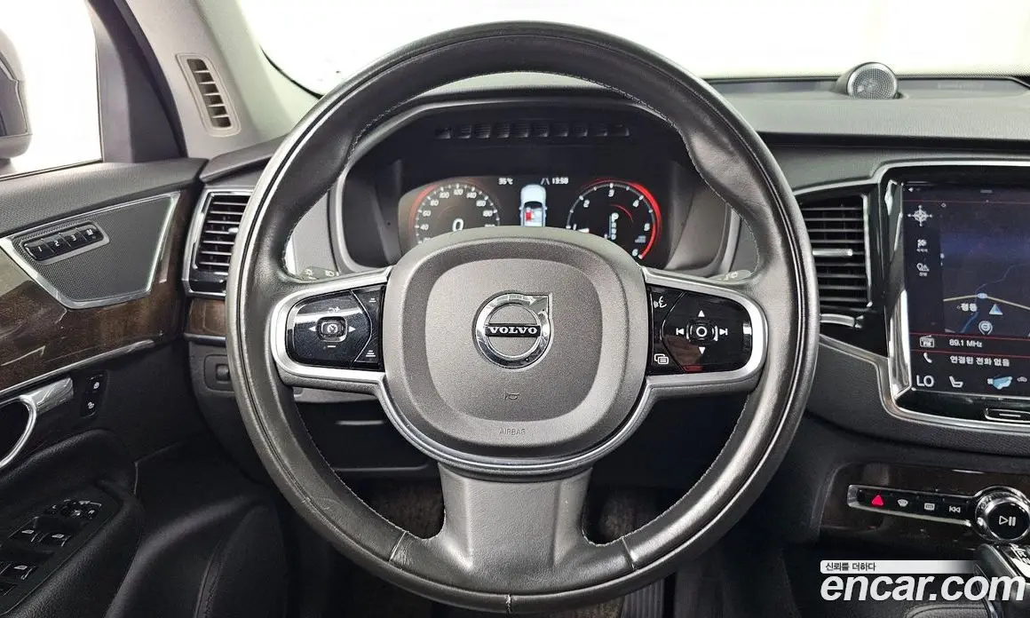 Volvo XC90 2017 2.0 автомат (гидро), фото 13