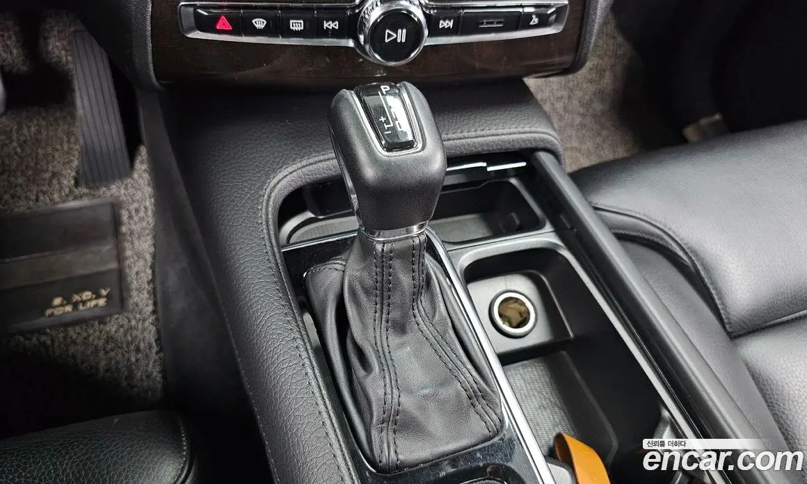 Volvo XC90 2017 2.0 автомат (гидро), фото 9