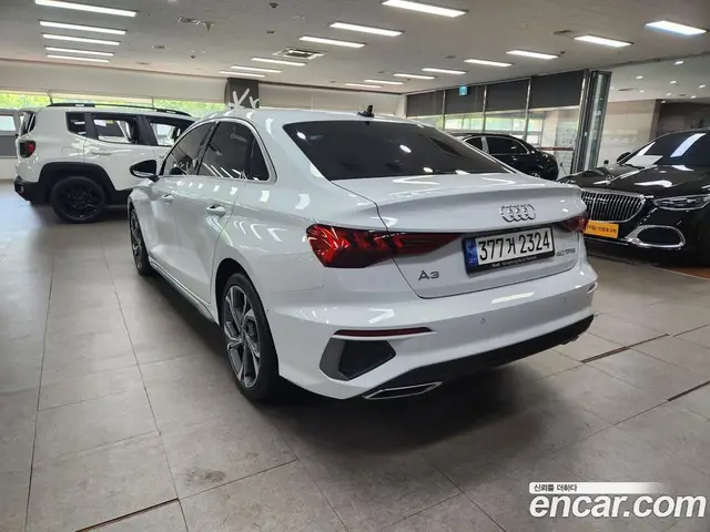 Audi A3 2023 2.0 автомат (гидро), миниатюра 2
