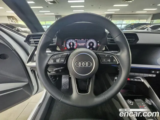 Audi A3 2023 2.0 автомат (гидро), миниатюра 3