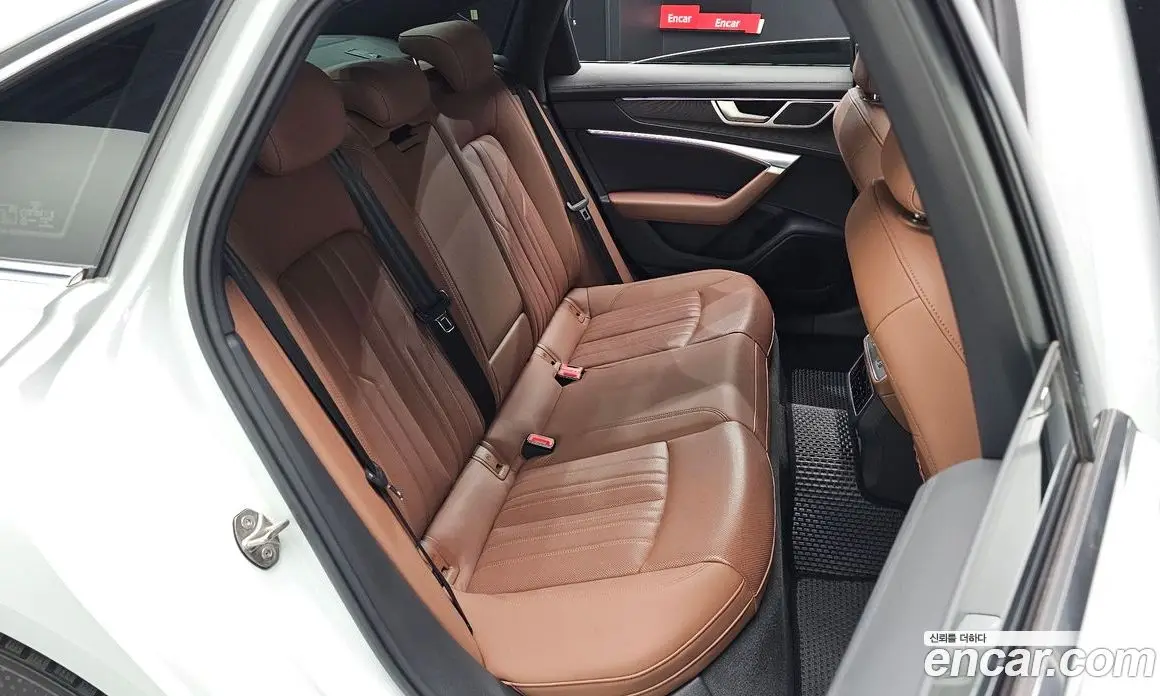 Audi A6 2021 2.0 автомат (гидро), фото 16