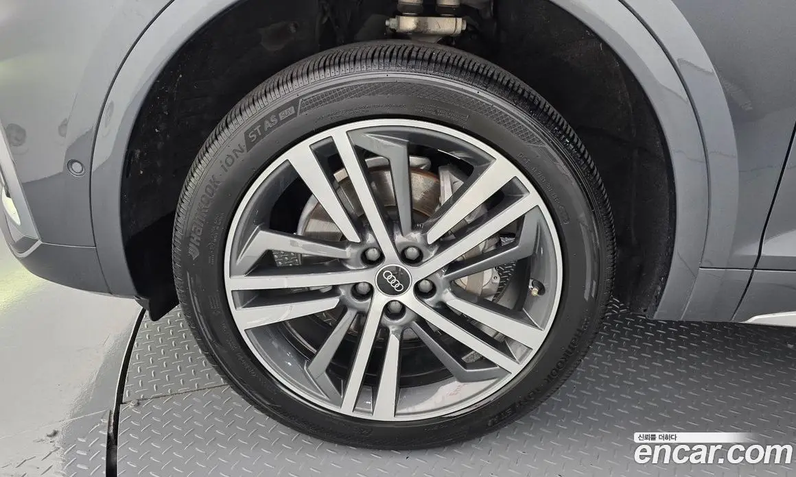 Audi Q5 2021 2.0 автомат (гидро), фото 5