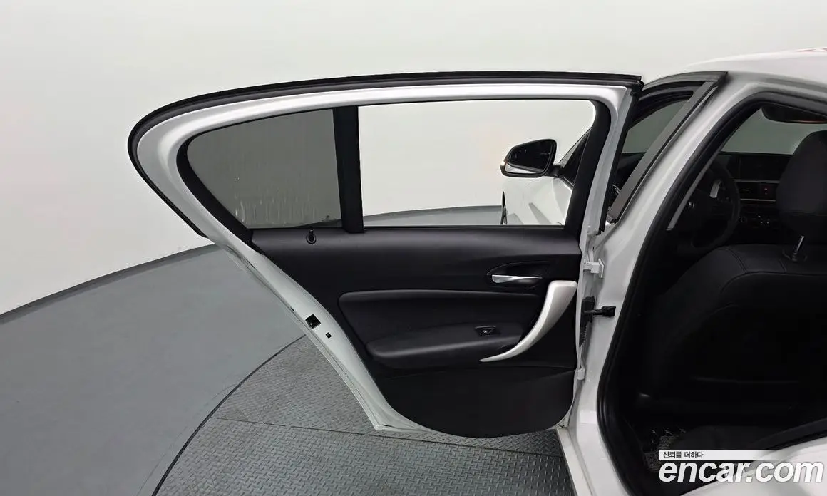 BMW 1 серия 2017 2.0 автомат (гидро), фото 15