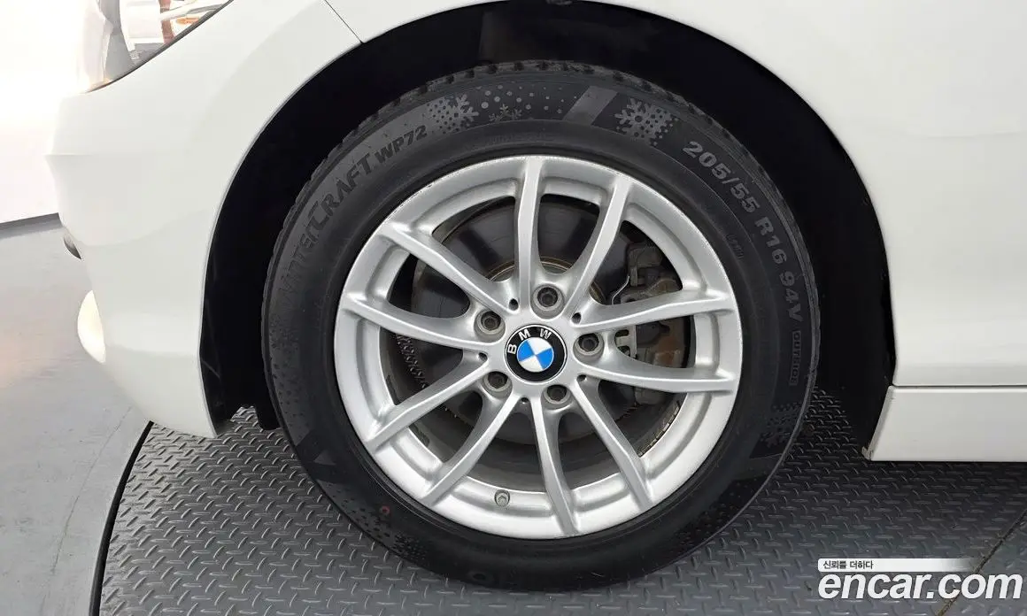 BMW 1 серия 2017 2.0 автомат (гидро), фото 5