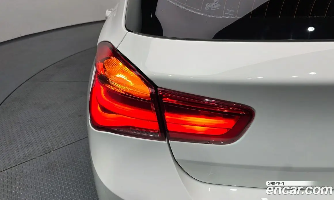 BMW 1 серия 2017 2.0 автомат (гидро), фото 9