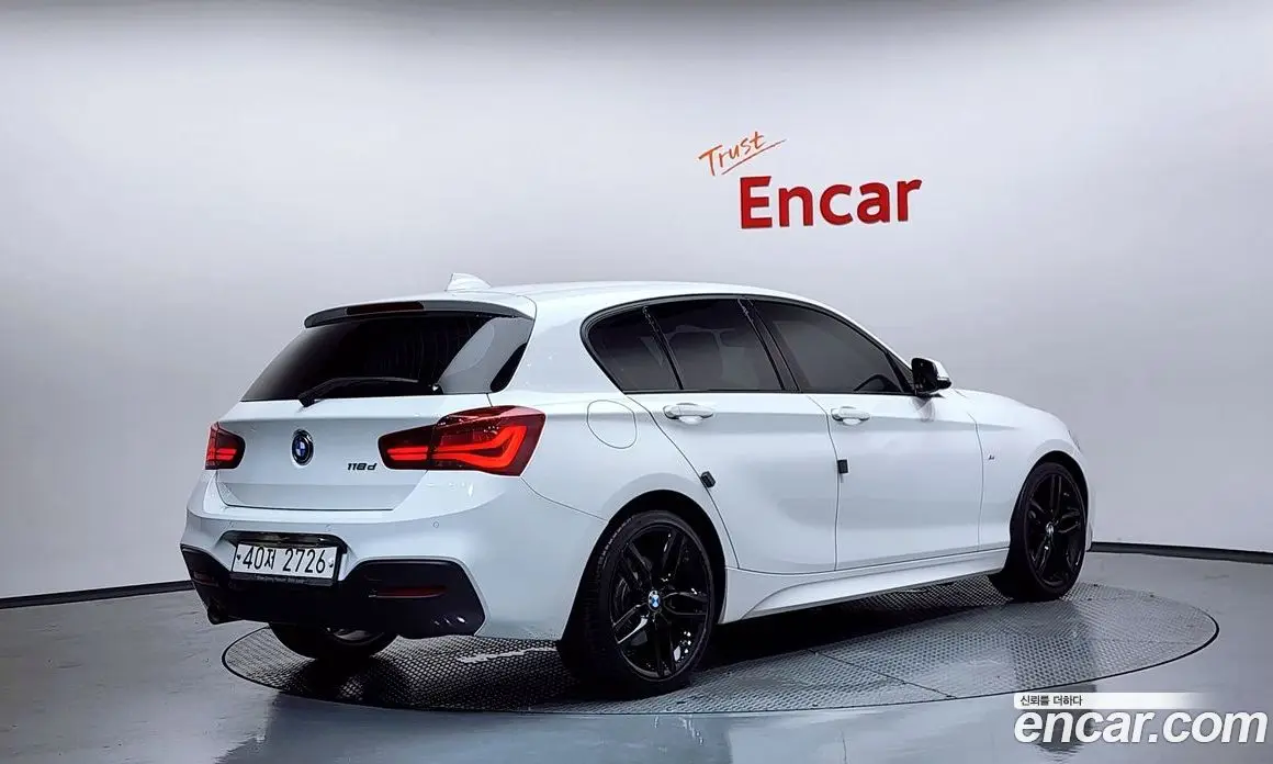 BMW 1 серия 2018 2.0 автомат (гидро), фото 1 BMW 1 серия 2018 2.0 автомат (гидро), фото 1