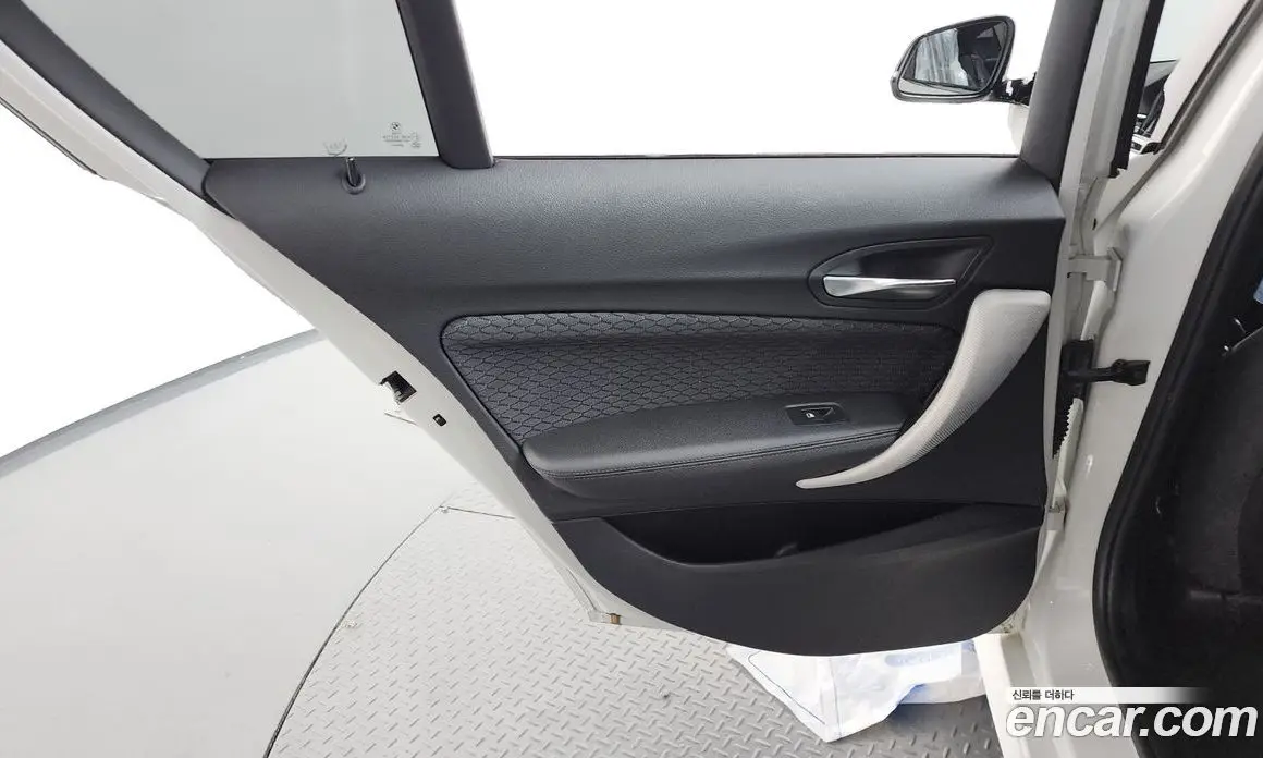 BMW 1 серия 2018 2.0 автомат (гидро), фото 14 BMW 1 серия 2018 2.0 автомат (гидро), фото 14