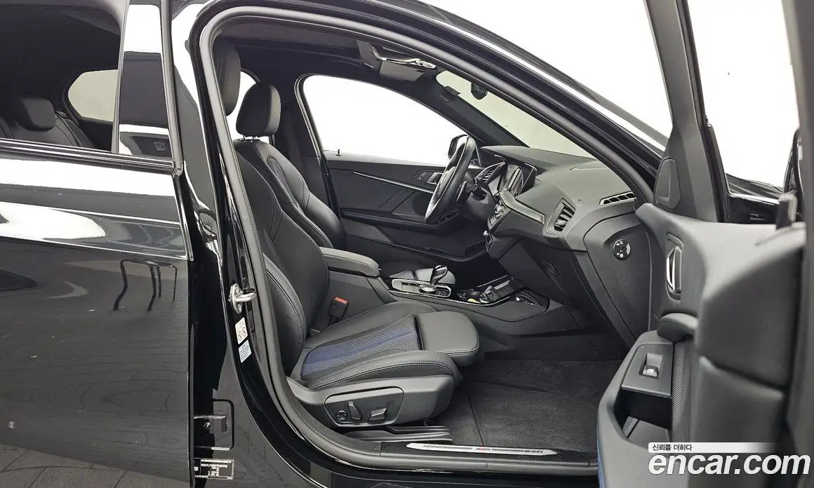BMW 1 серия 2023 2.0 автомат (гидро), фото 17