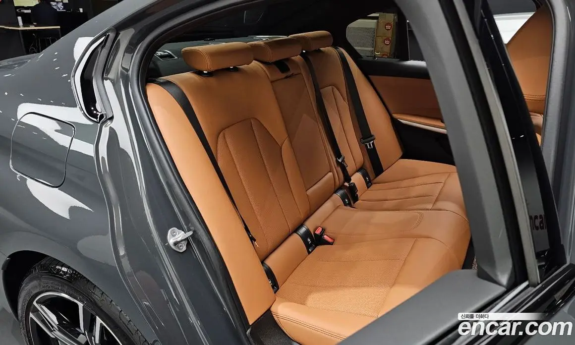 BMW 3 серия 2025 2.0 автомат (гидро), фото 15