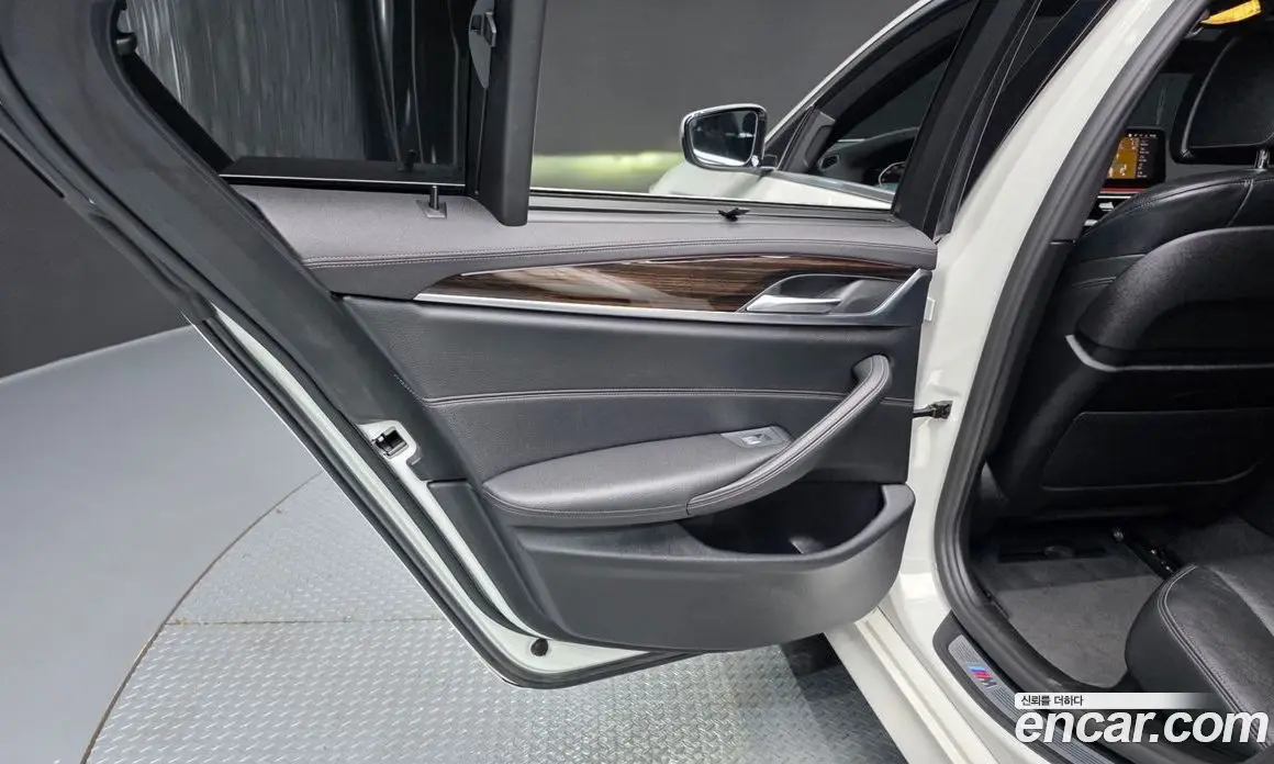 BMW 5 серия 2022 2.0 автомат (гидро), фото 15