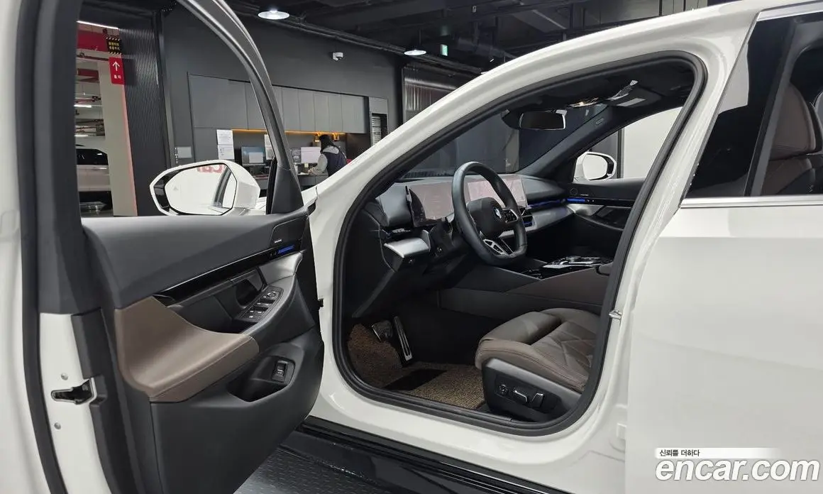 BMW 5 серия 2024 2.0 автомат (гидро), фото 12 BMW 5 серия 2024 2.0 автомат (гидро), фото 12