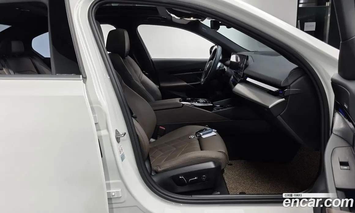 BMW 5 серия 2024 2.0 автомат (гидро), фото 16 BMW 5 серия 2024 2.0 автомат (гидро), фото 16