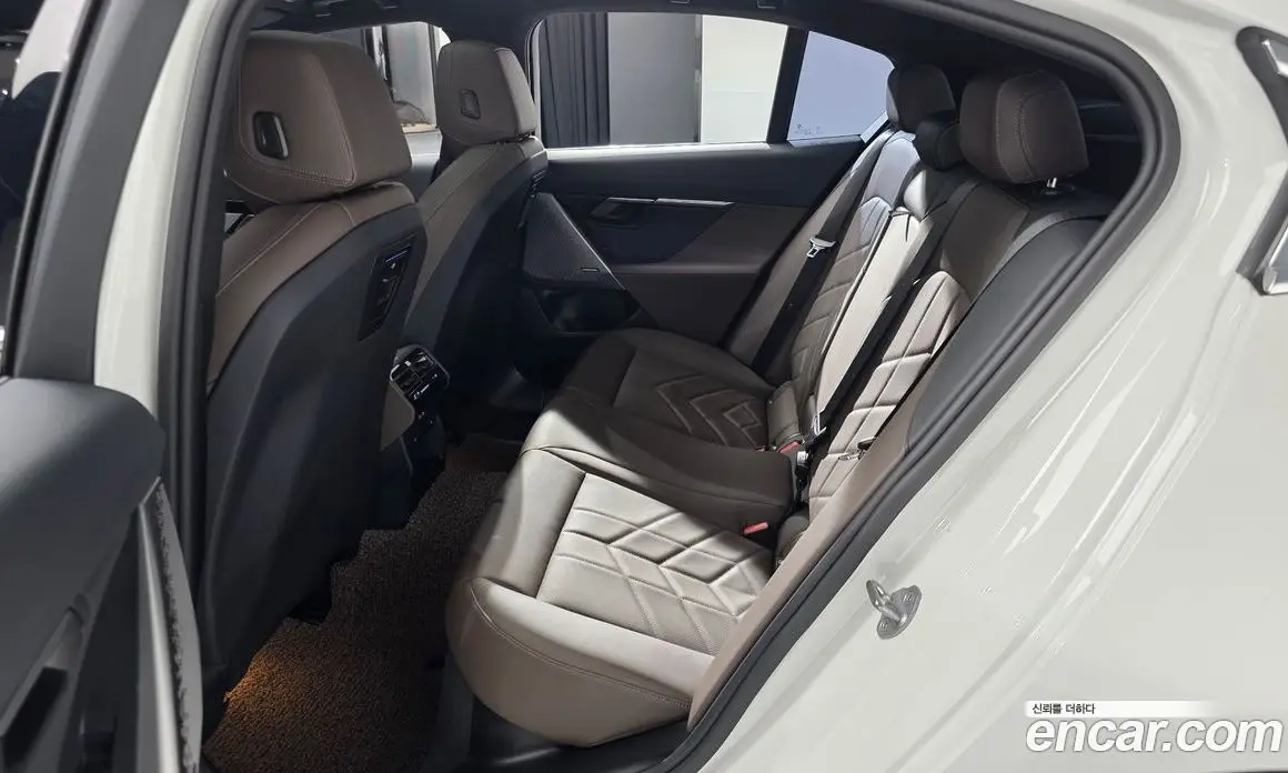 BMW 5 серия 2024 2.0 автомат (гидро), фото 17 BMW 5 серия 2024 2.0 автомат (гидро), фото 17