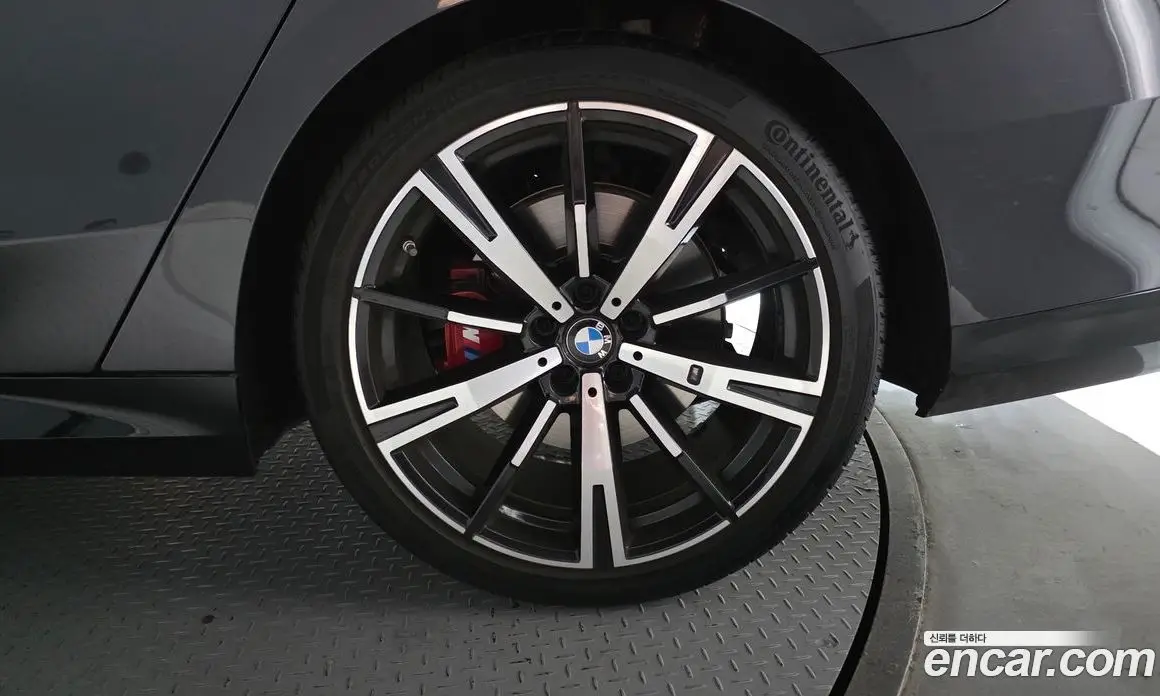 BMW 5 серия 2025 2.0 автомат (гидро), фото 7