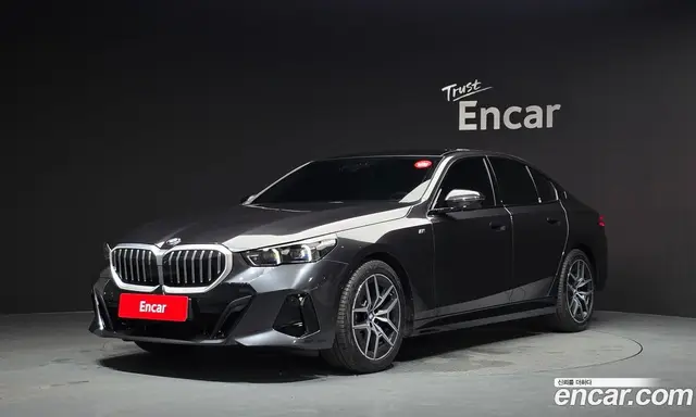 BMW 5 серия, 2025, 5 273 км